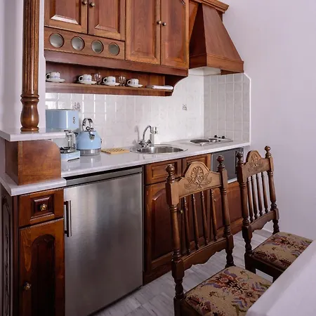 Aparthotel Nikos 4*
