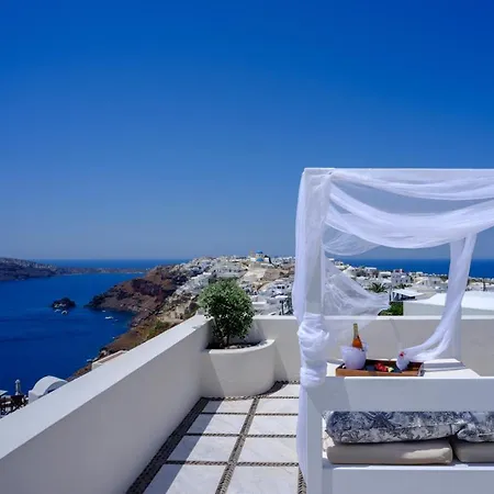 Nikos Aparthotel 4*